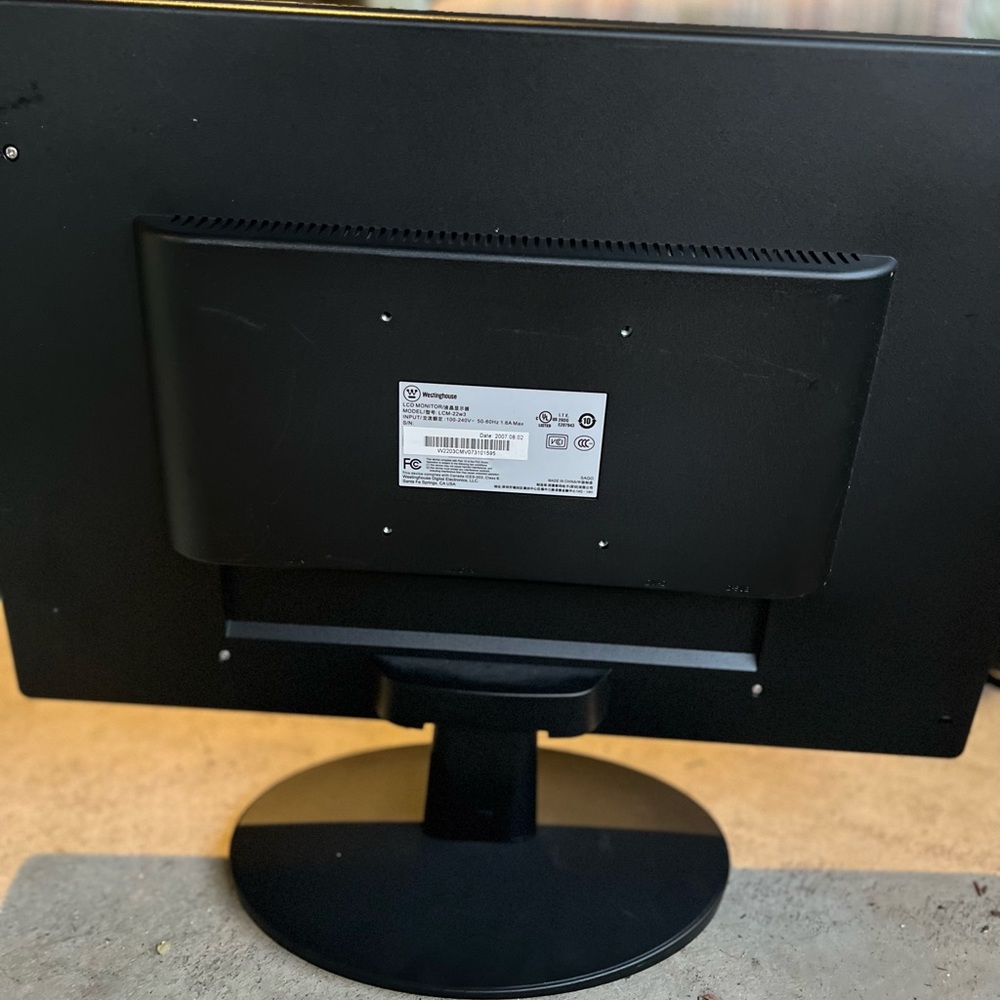 Monitor - Picture 9 of 11